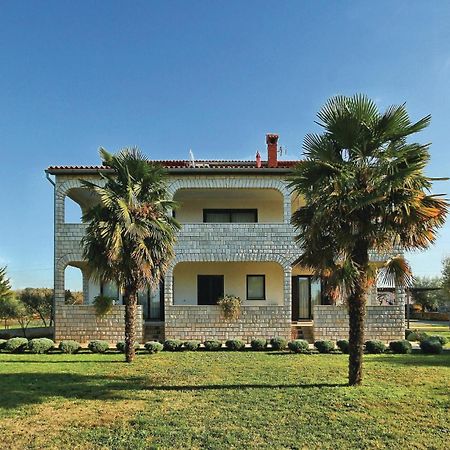 3 Bedroom Gorgeous Apartment In Porec Luaran gambar