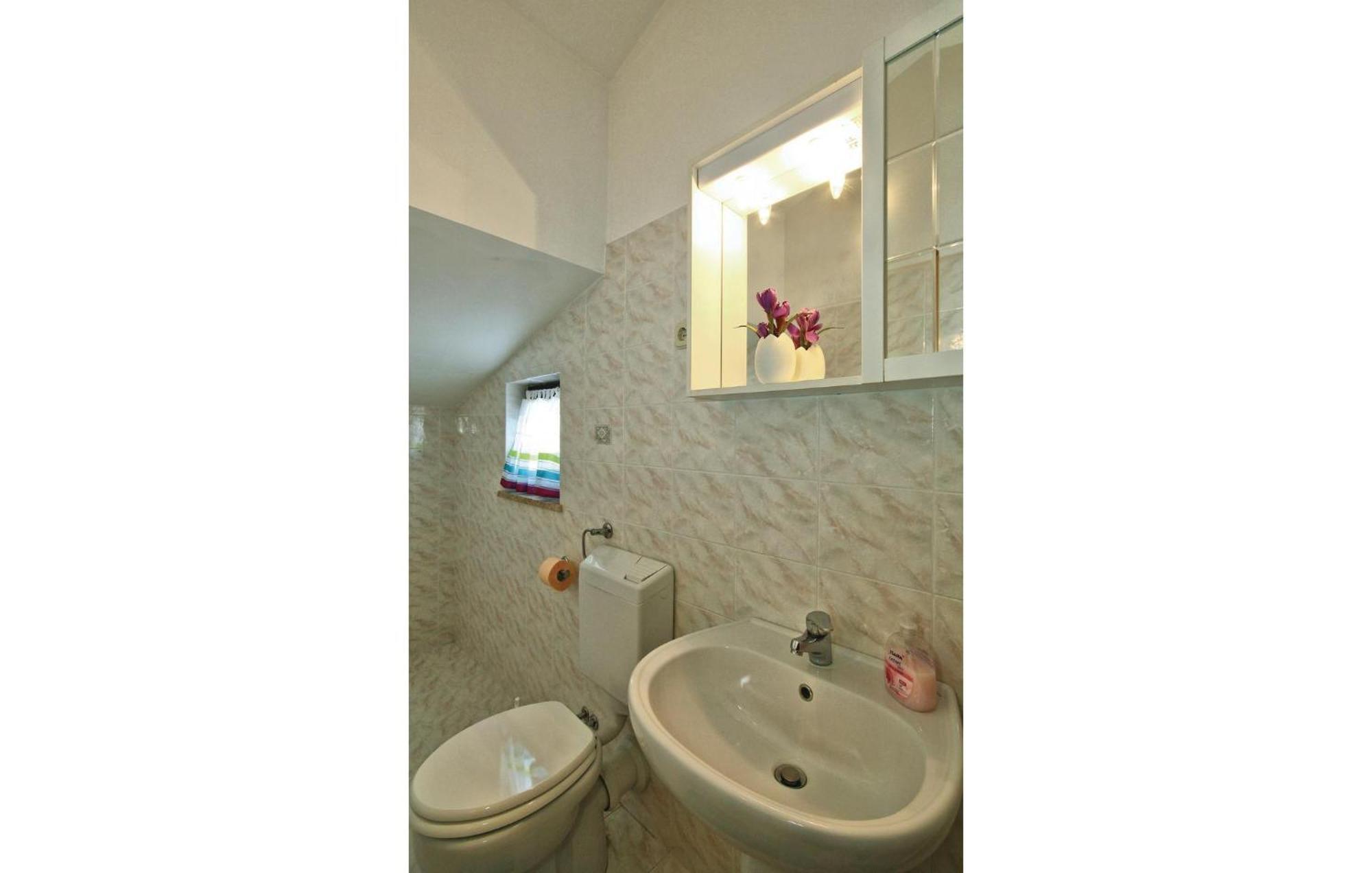 3 Bedroom Gorgeous Apartment In Porec Luaran gambar