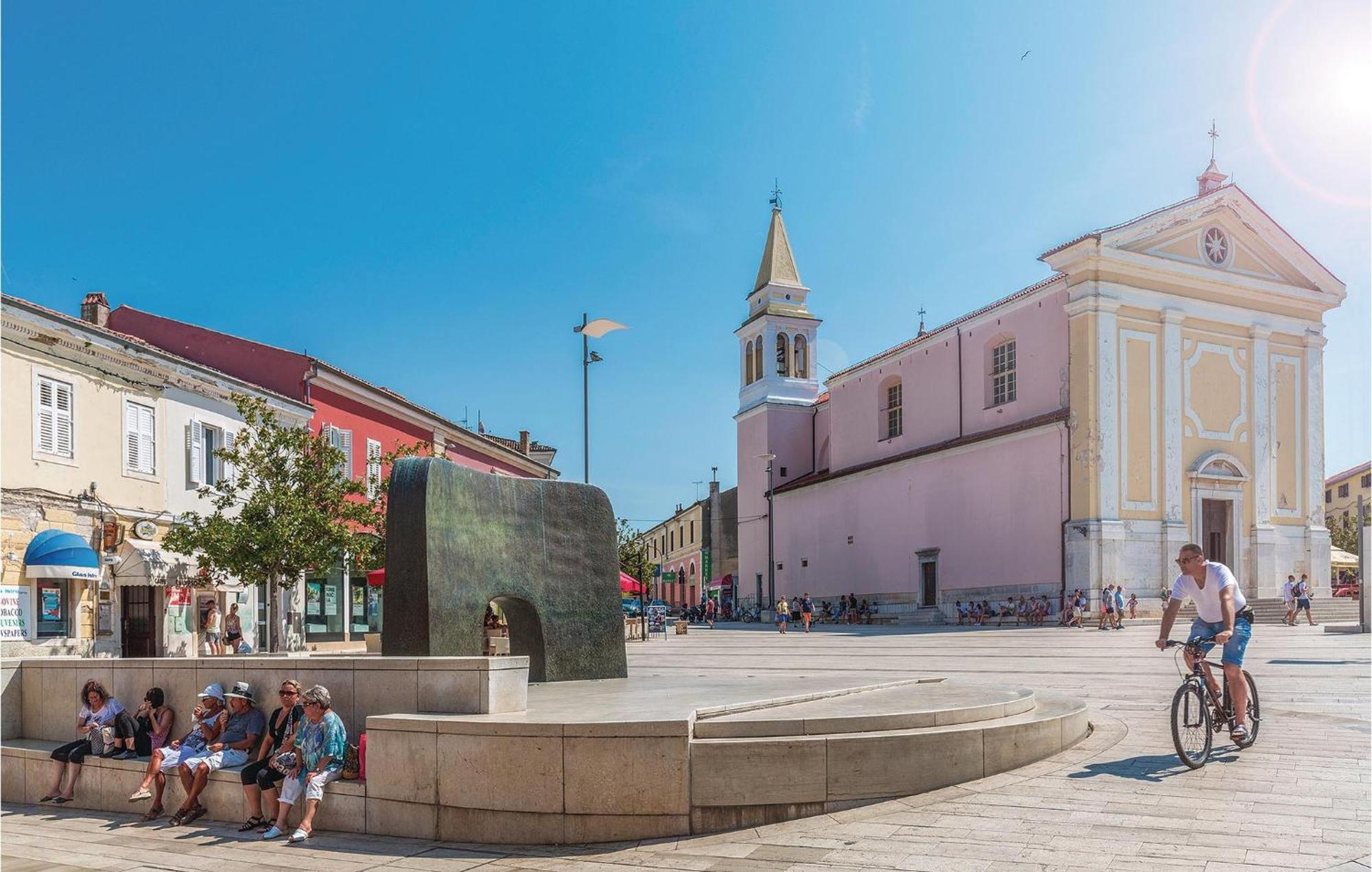3 Bedroom Gorgeous Apartment In Porec Luaran gambar