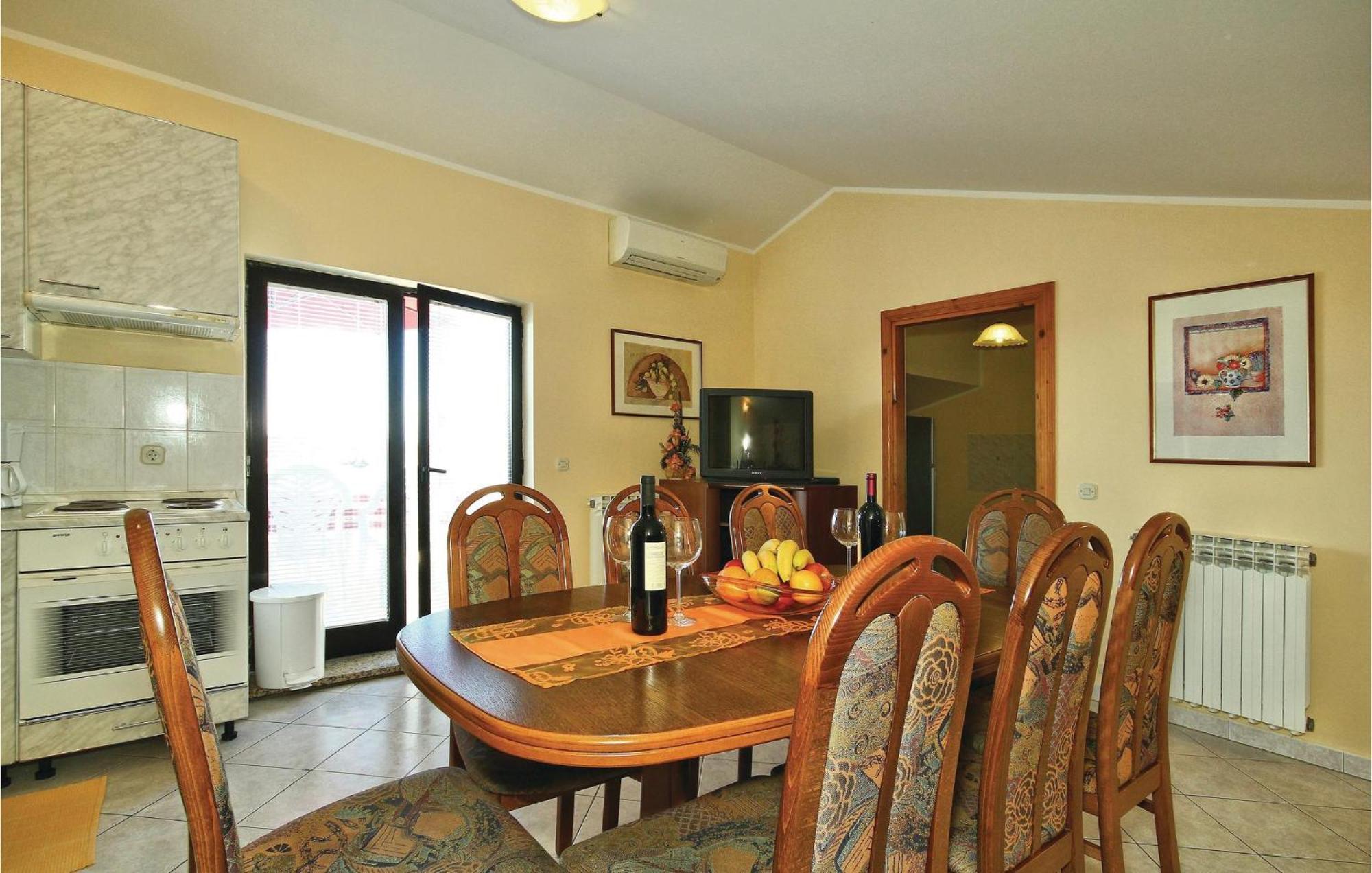 3 Bedroom Gorgeous Apartment In Porec Luaran gambar