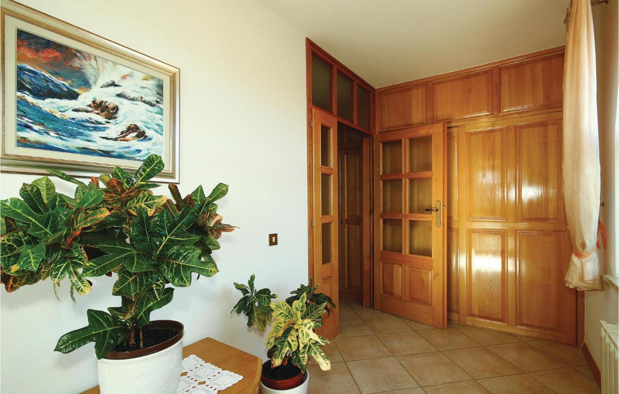 3 Bedroom Gorgeous Apartment In Porec Luaran gambar
