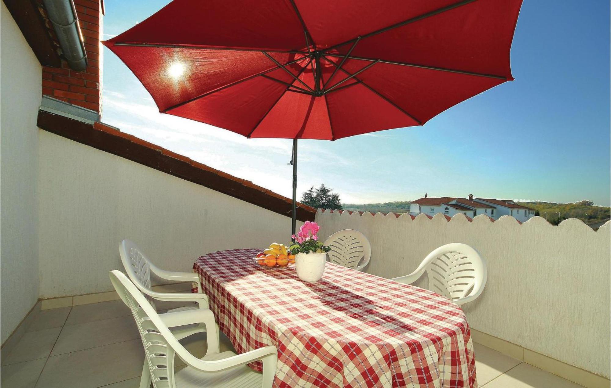 3 Bedroom Gorgeous Apartment In Porec Luaran gambar