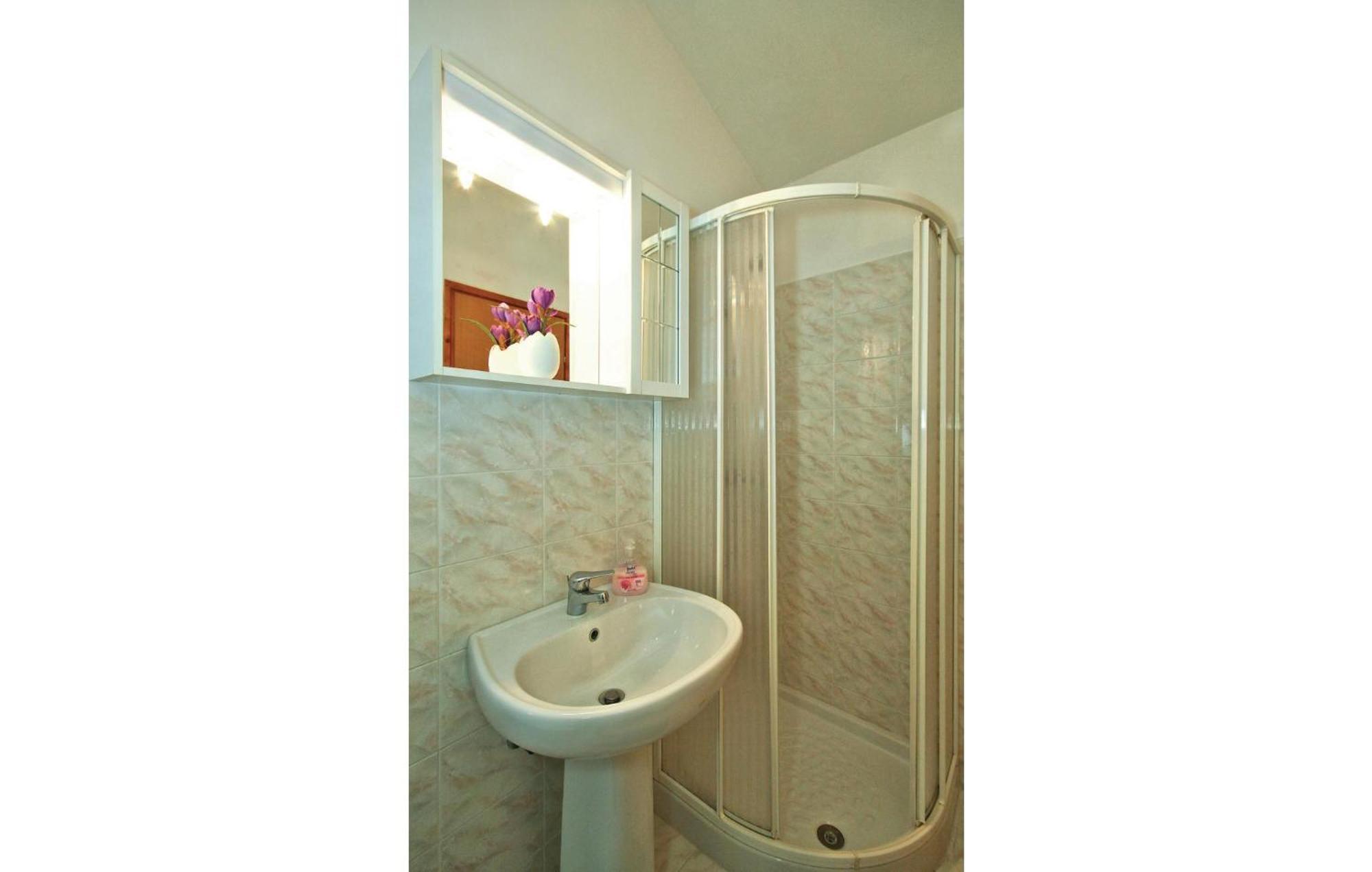 3 Bedroom Gorgeous Apartment In Porec Luaran gambar