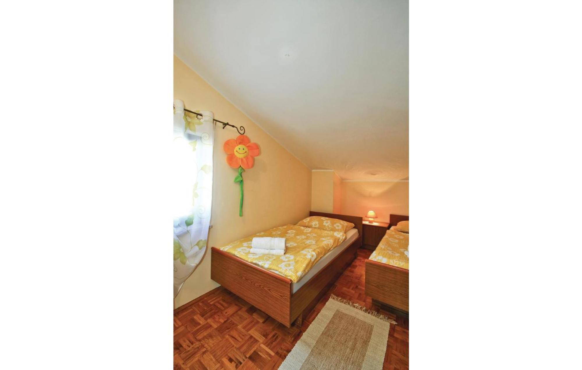 3 Bedroom Gorgeous Apartment In Porec Luaran gambar